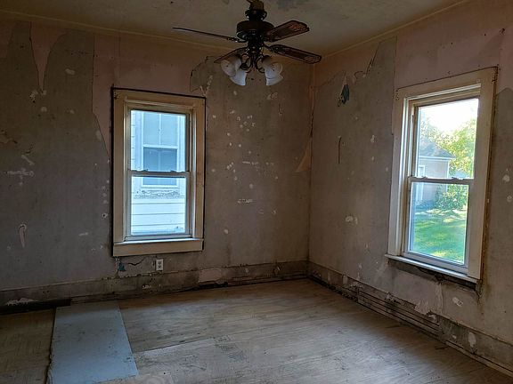 4th image of 205 East St