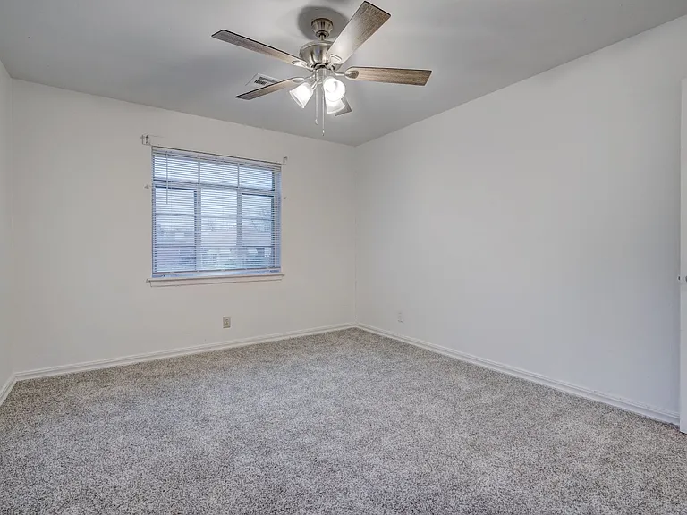 2701 NW 48th St — Photo 58