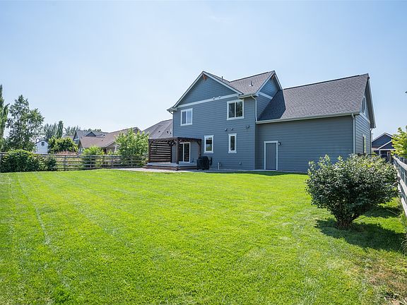 2nd image of 380 Stonybrook Dr