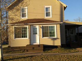 704 Washington Ave, Hebron, ND 58638