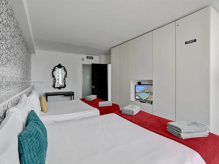 1100 West Ave #1101 — Photo 15