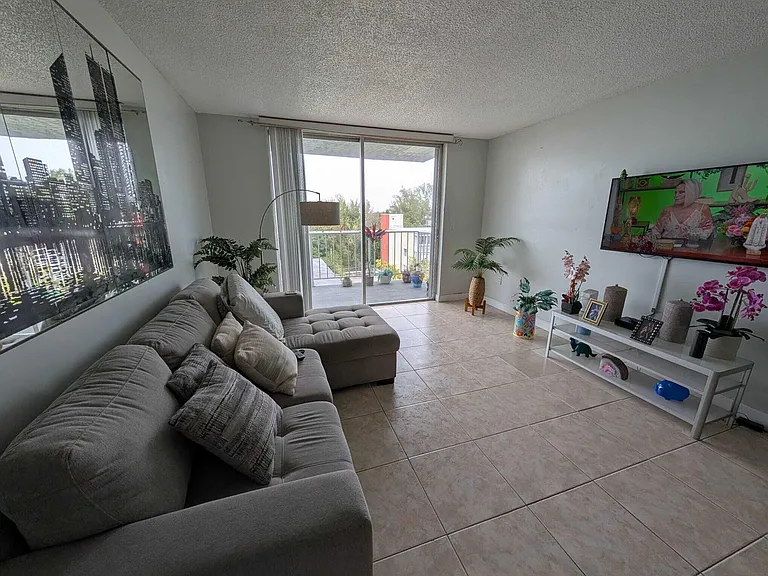 1470 NE 125th Ter #709 — Photo 4