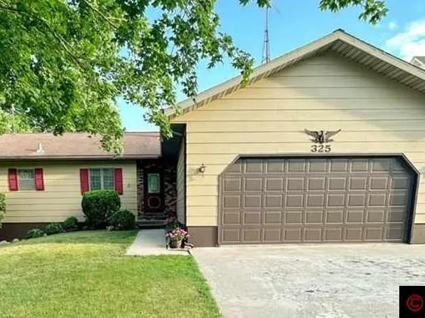 325 South St W, Amboy, MN 56010