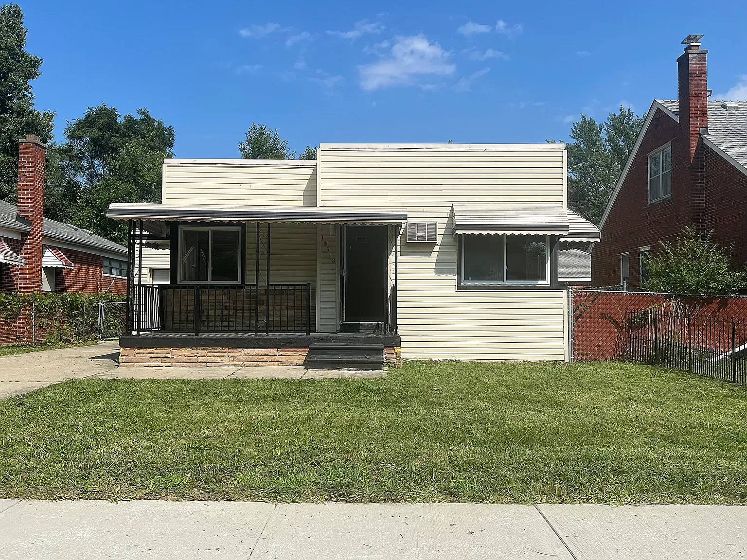 3 bed, 1200 sqft, $1,400 — Photo 1