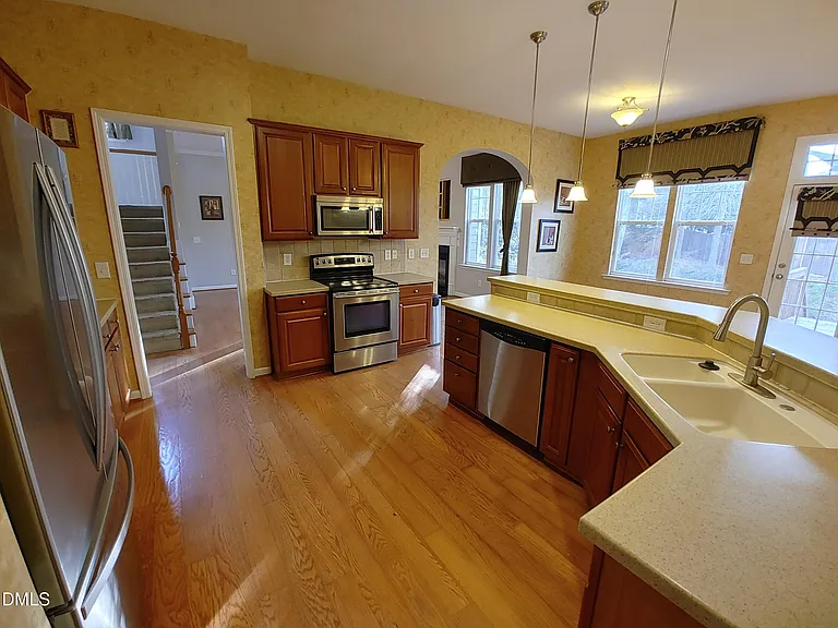606 Lyon Tree Ln — Photo 9