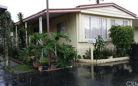 FRONT VIEW FACING THE STAIRWAY