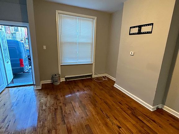 5th image of 1528 W Oakdale St