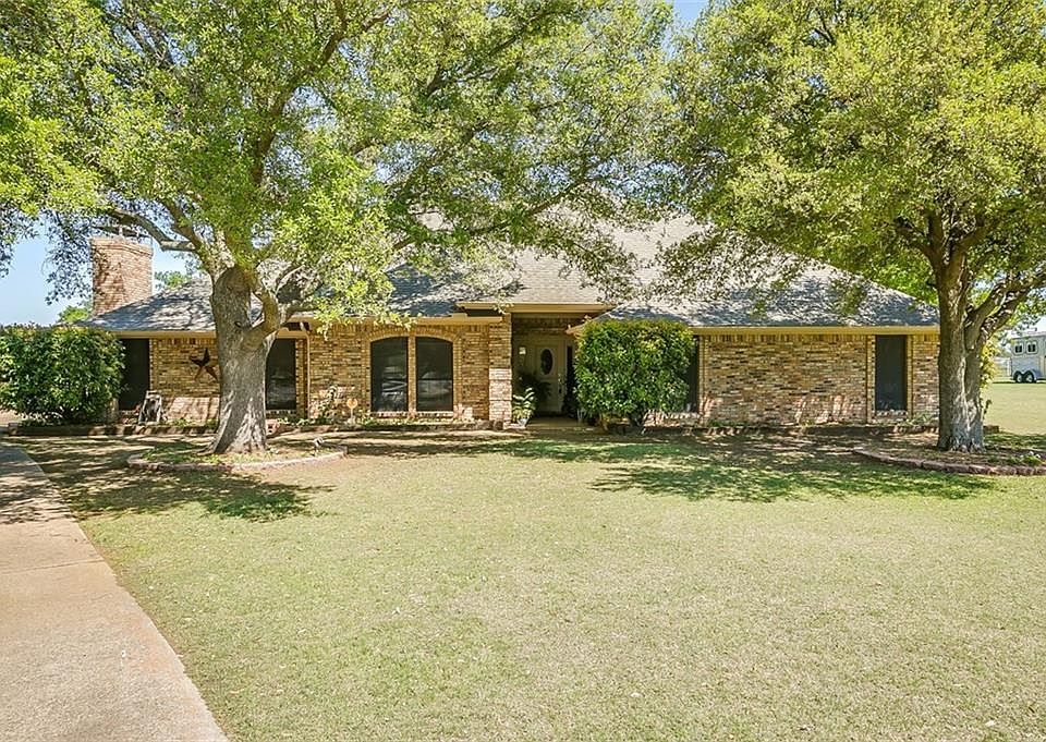 1st image of 1205 Justin Ln
