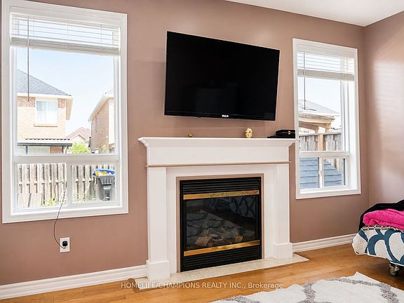 3rd image of 14 Benmore Cres