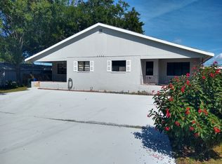 2232 Palmwood Dr, Dunedin, FL 34698