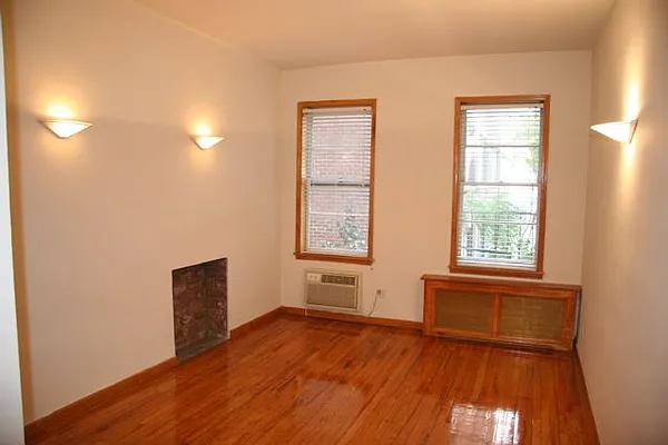 Rented by City Connections Realty | media 28