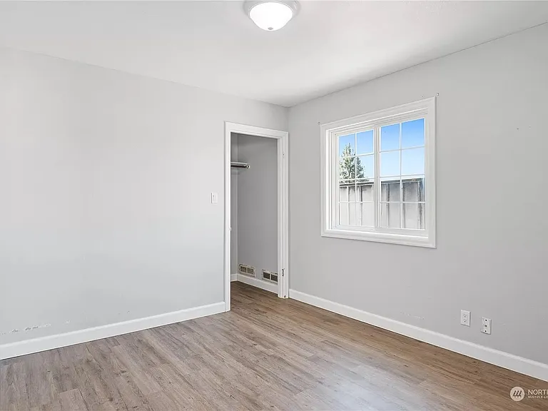 206 S Maple St — Photo 8