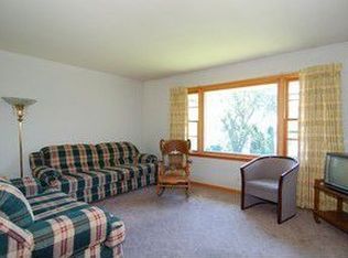 557 Killarney Pass Cir, Mundelein, IL 60060
