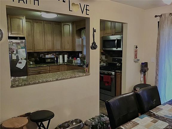 3rd image of 14 McCord Dr