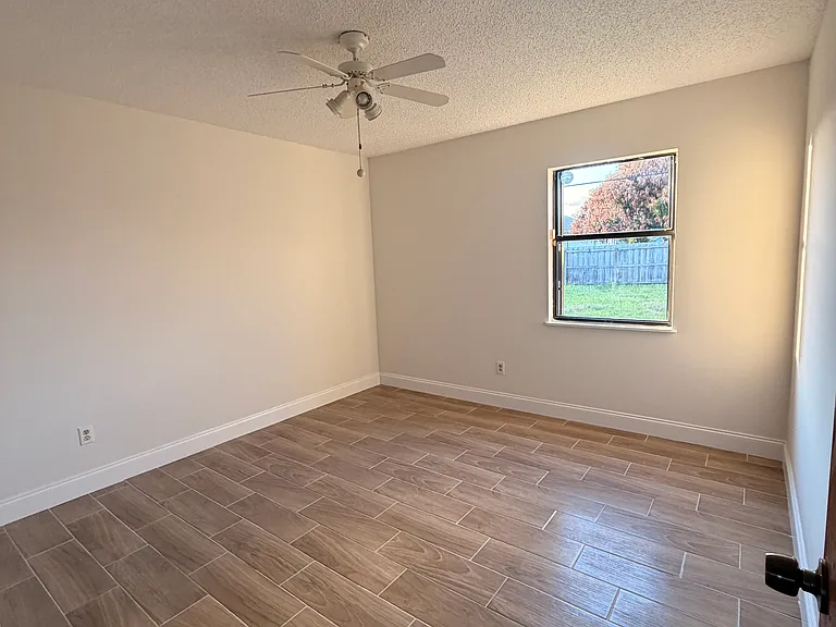 1207 SW Patricia Ave — Photo 8