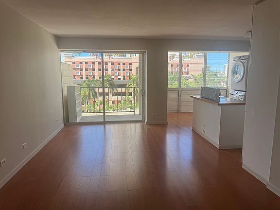 2nd image of 818 S King St APT 705