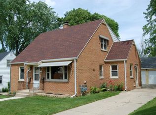 2130 S 94th St, West Allis, WI 53227