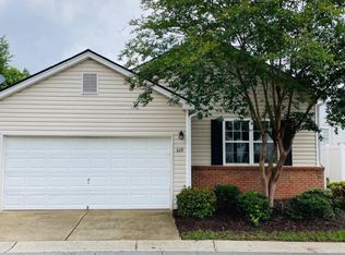 559 W Oaks Dr, Woodstock, GA 30188