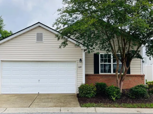 559 W Oaks Dr, Woodstock, GA 30188