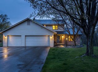 6410 White Dove Dr, Excelsior, MN 55331