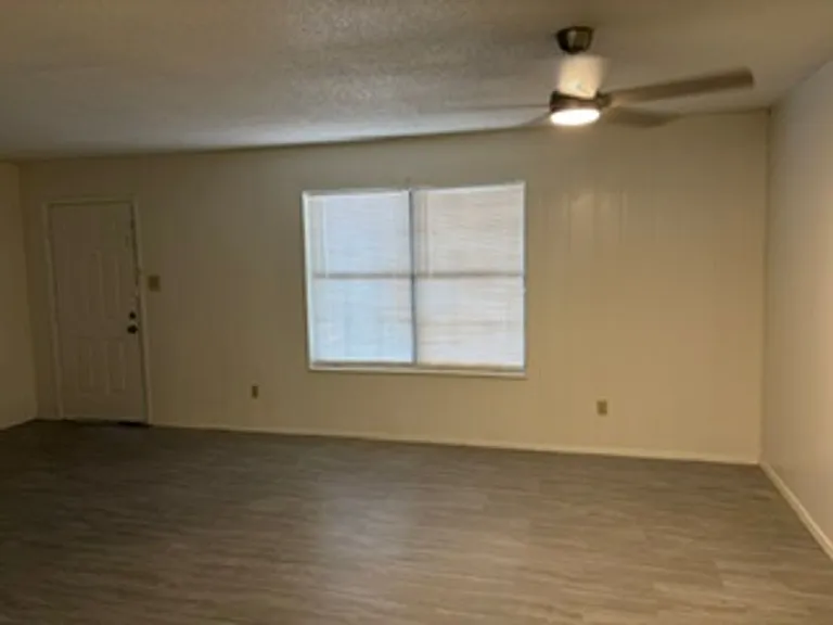 3442 State St #B — Photo 11