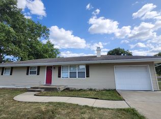 2 Ellis Dr, Lake Saint Louis, MO 63367