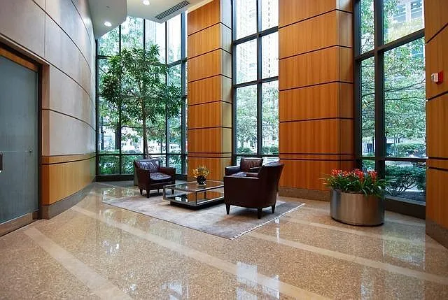 400 N La Salle Dr #1103 — Photo 2