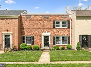 8248 Carrleigh Pkwy, Springfield, VA 22152