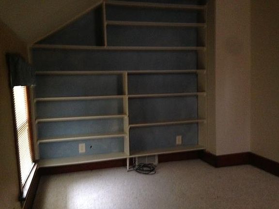 5th image of 16053 Evans Ave