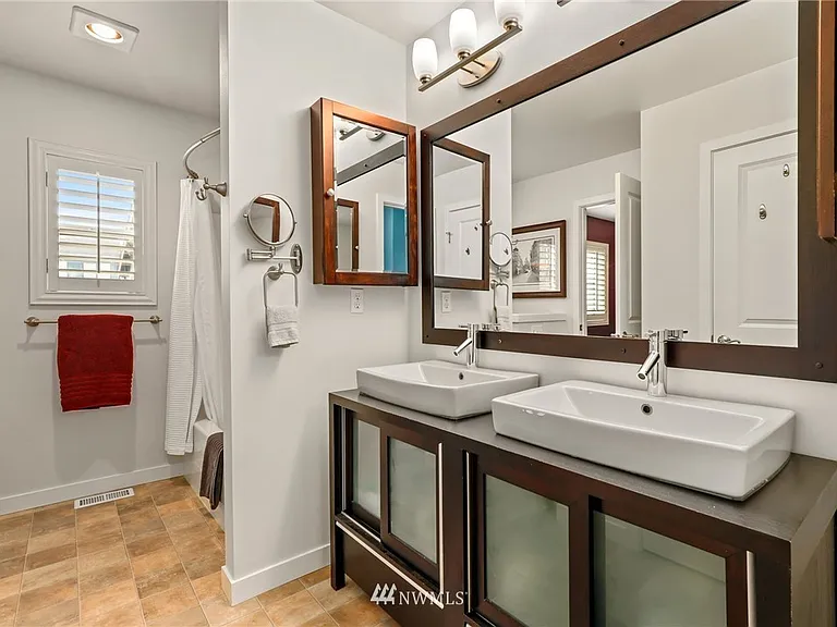 1326 158th Pl SW — Photo 15