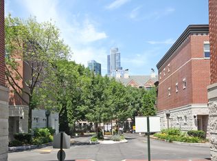 1512 S Prairie Ave, Chicago, IL 60605