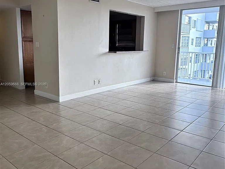 137 Golden Isles Dr #512 — Photo 3