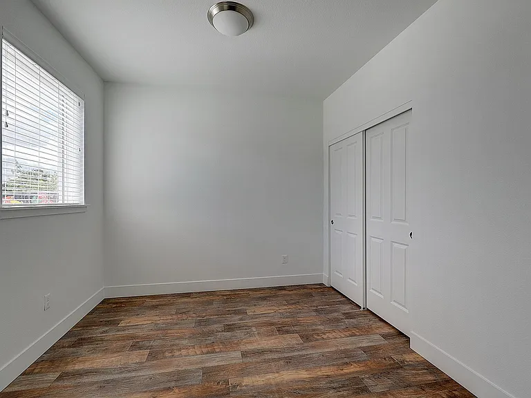 5511 NE 17th Ave — Photo 10