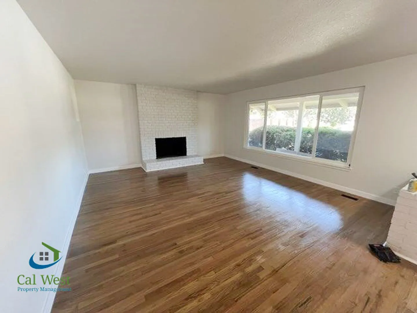 $6295 - Beautiful and Completely Remodeled 3 Br / 2.5 Ba Willow Glen Beauty — Photo 3