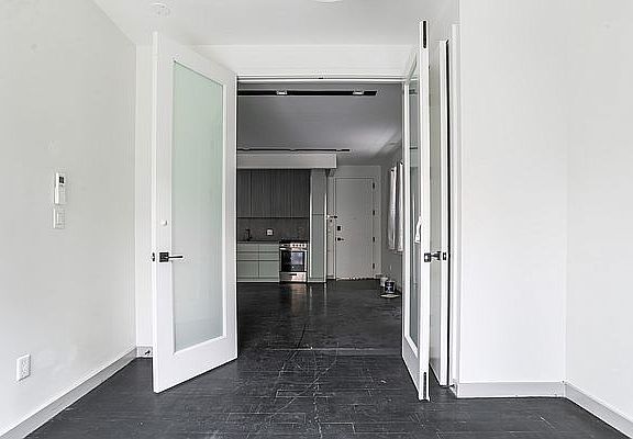 5th image of 224 Hawthorne St #Gl1