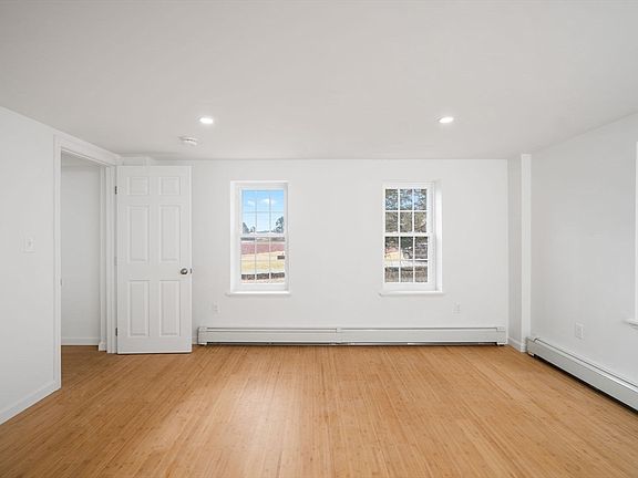 5th image of 804 Plymouth St