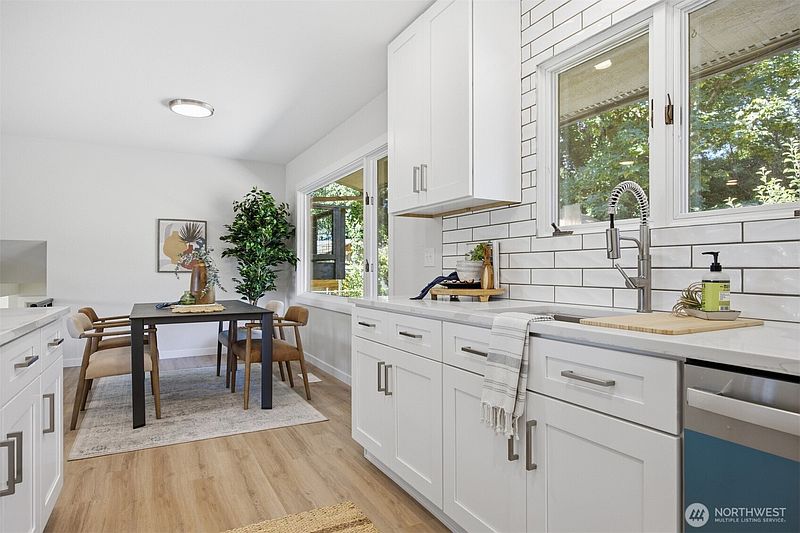 3rd image of 4311 King Avenue