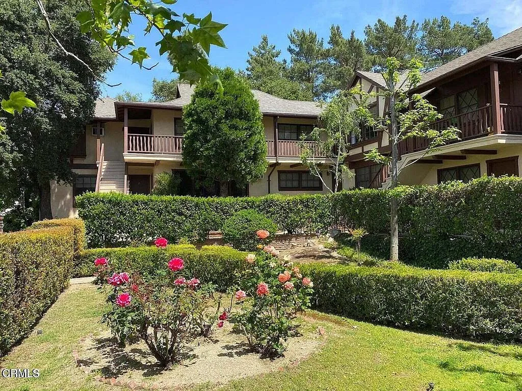 1 bed, 1.0 bath, 725 sqft, $2,195 — Photo 1