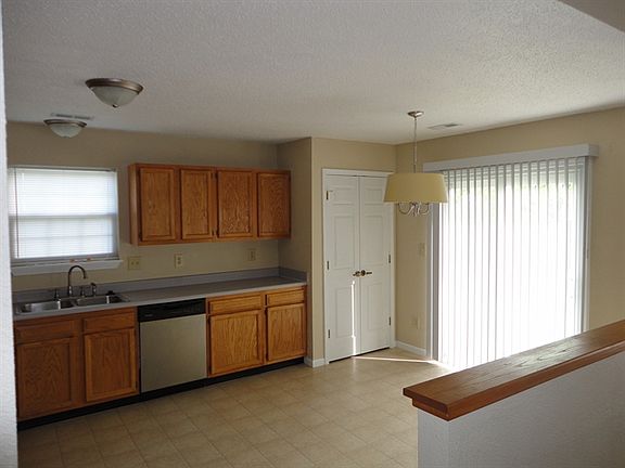 4th image of 858 Hollowood Ln