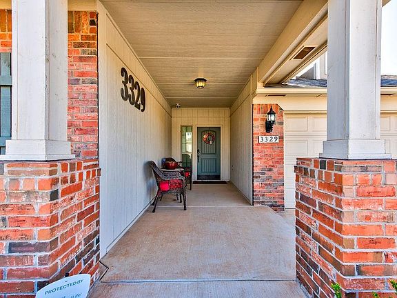 3rd image of 3329 Eaglerock Ln