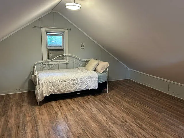 54 Oak St — Photo 12