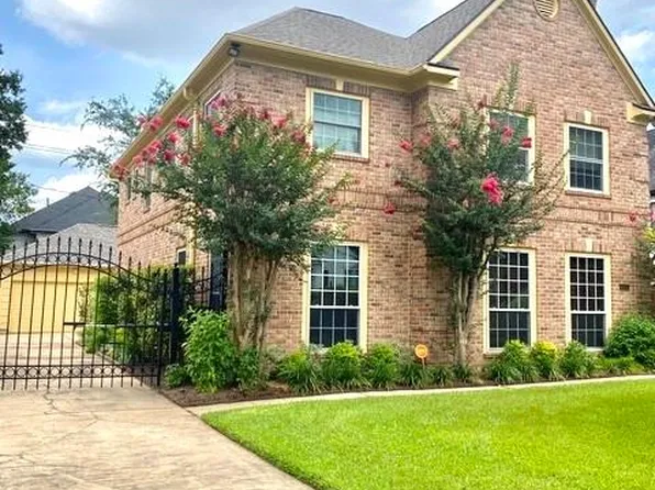 4616 Spruce St, Bellaire, TX 77401
