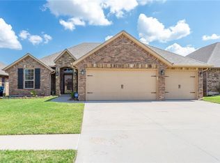 10916 SW 30th Ter, Yukon, OK 73099