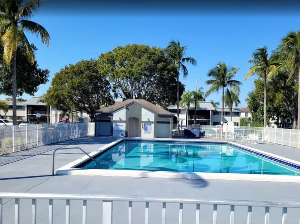 468 NE 206th Ln APT 202, Miami, FL 33179