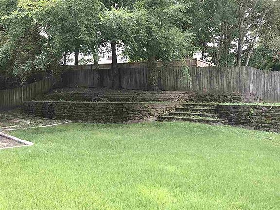 3rd image of 8433 Valley Springs Cv