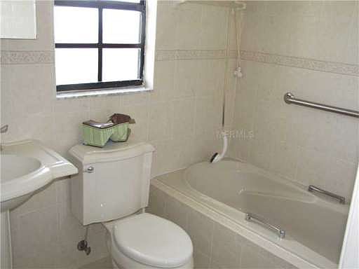 5th image of 931 Hillgrove Ln