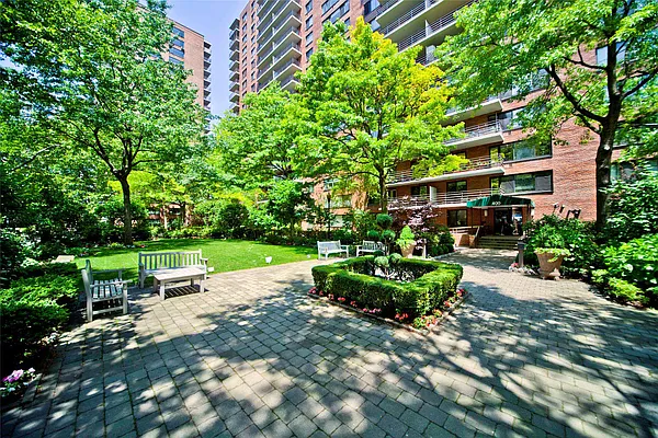 Rented by Douglas Elliman | media 15