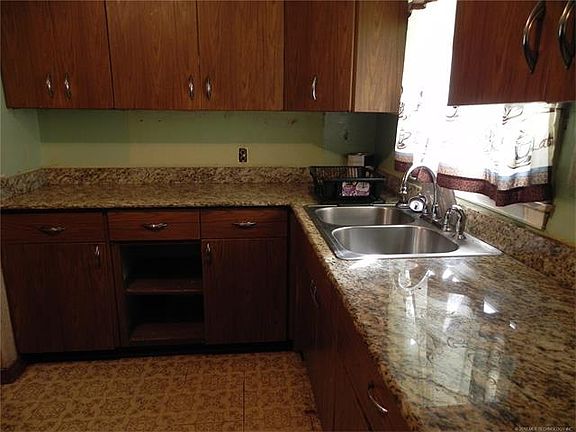 5th image of 1244 N Joplin Ave