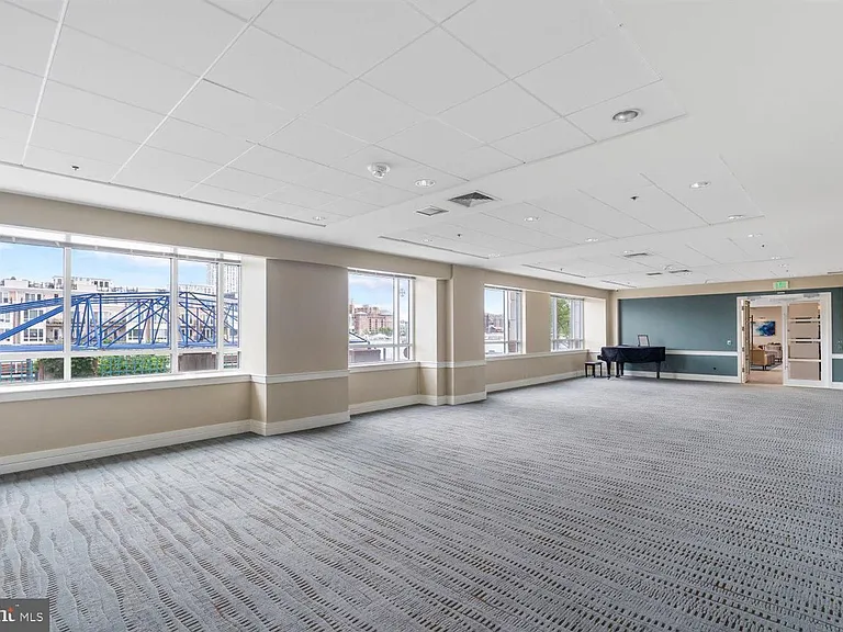100 Harborview Dr #411 — Photo 40