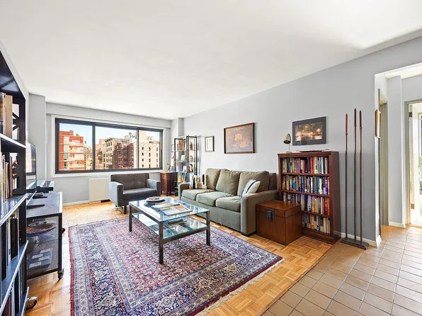201 W 21st St APT 14F, New York, NY 10011